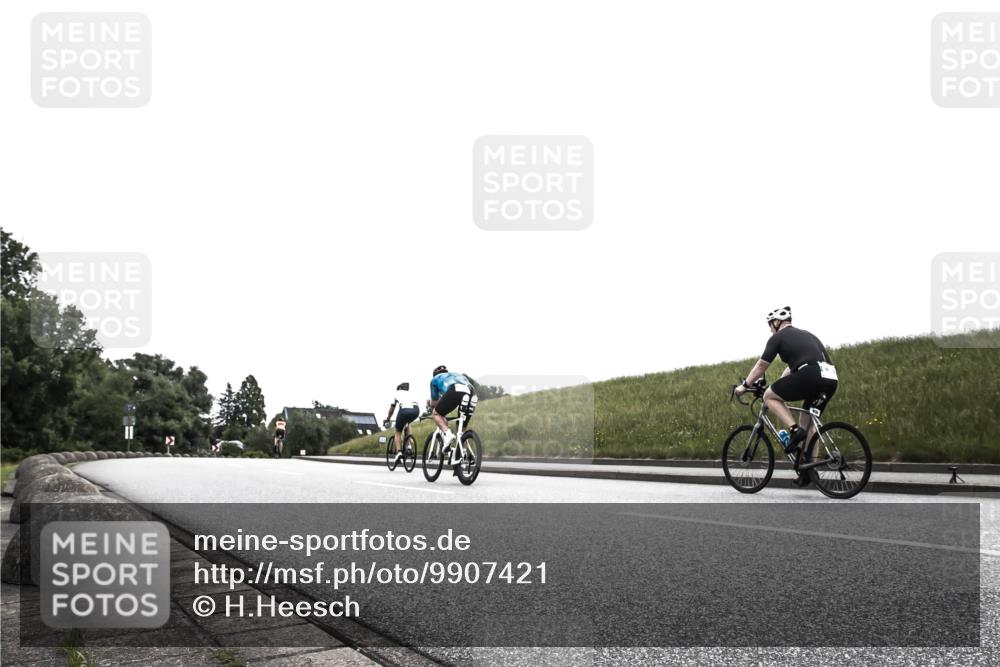 21.06.2026 - 29. Vierlanden-Triathlon H.Heesch http://msf.ph/oto/9907421 21.06.2026 11:56:48 Radfahren 243, 817, 827, 879 meine-sportfotos.de