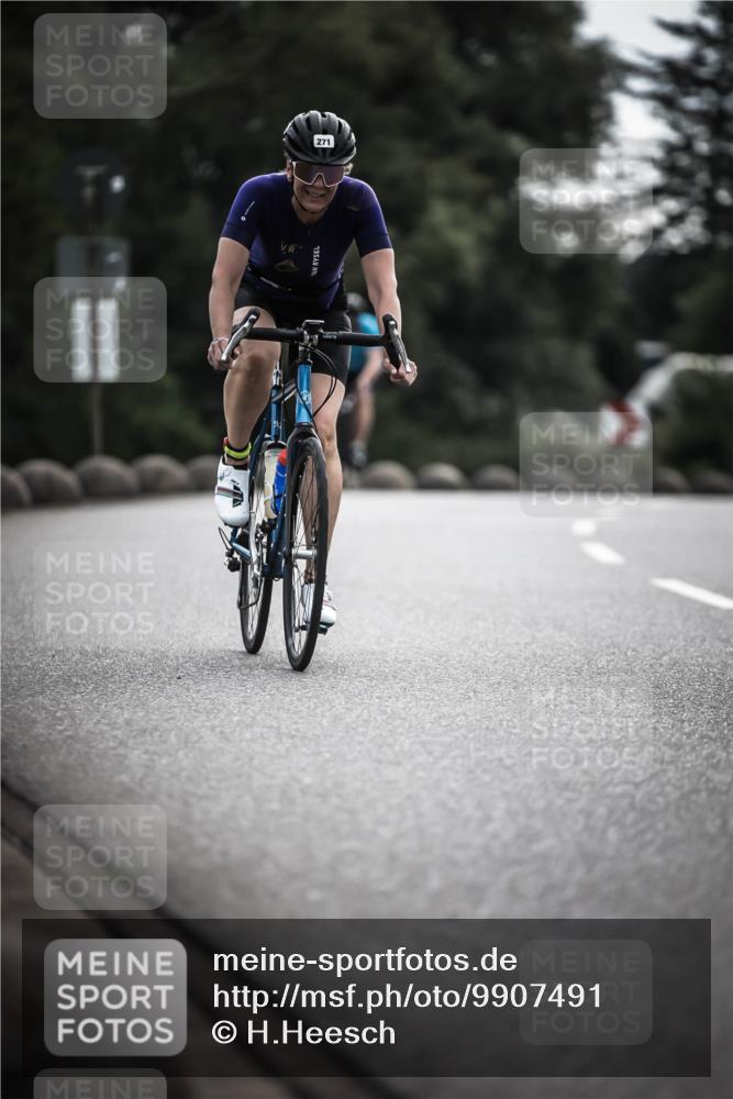 21.06.2026 - 29. Vierlanden-Triathlon H.Heesch http://msf.ph/oto/9907491 21.06.2026 09:22:46 Radfahren 29, 271, 292 meine-sportfotos.de