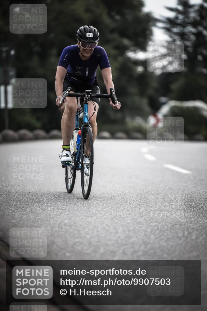 21.06.2026 - 29. Vierlanden-Triathlon H.Heesch http://msf.ph/oto/9907503 21.06.2026 09:22:46 Radfahren 29, 271, 292 meine-sportfotos.de