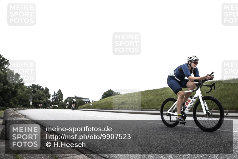 21.06.2026 - 29. Vierlanden-Triathlon H.Heesch http://msf.ph/oto/9907523 21.06.2026 11:59:24 Radfahren 735, 845 meine-sportfotos.de