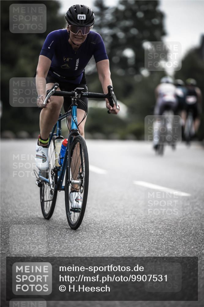 21.06.2026 - 29. Vierlanden-Triathlon H.Heesch http://msf.ph/oto/9907531 21.06.2026 09:22:46 Radfahren 29, 271, 292 meine-sportfotos.de
