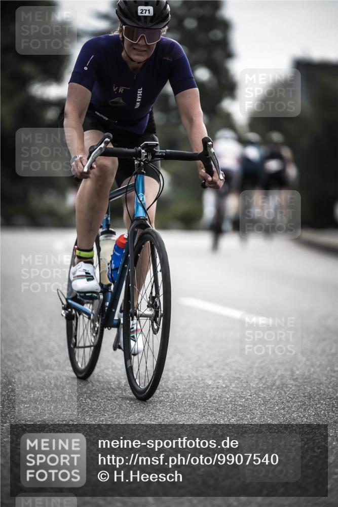 21.06.2026 - 29. Vierlanden-Triathlon H.Heesch http://msf.ph/oto/9907540 21.06.2026 09:22:46 Radfahren 29, 271, 292 meine-sportfotos.de