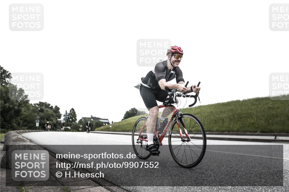 21.06.2026 - 29. Vierlanden-Triathlon H.Heesch http://msf.ph/oto/9907552 21.06.2026 12:00:35 Radfahren 669, 903 meine-sportfotos.de