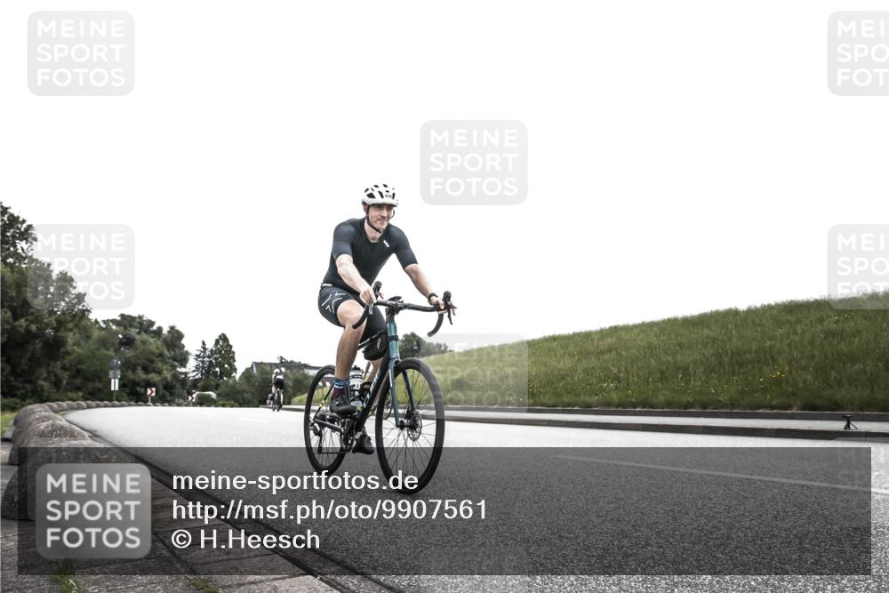 21.06.2026 - 29. Vierlanden-Triathlon H.Heesch http://msf.ph/oto/9907561 21.06.2026 12:00:40 Radfahren 658 meine-sportfotos.de