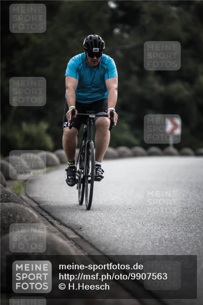 21.06.2026 - 29. Vierlanden-Triathlon H.Heesch http://msf.ph/oto/9907563 21.06.2026 09:22:51 Radfahren 29, 148, 292 meine-sportfotos.de