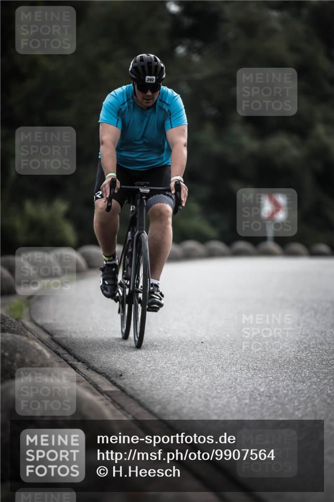 21.06.2026 - 29. Vierlanden-Triathlon H.Heesch http://msf.ph/oto/9907564 21.06.2026 09:22:51 Radfahren 29, 148, 292 meine-sportfotos.de