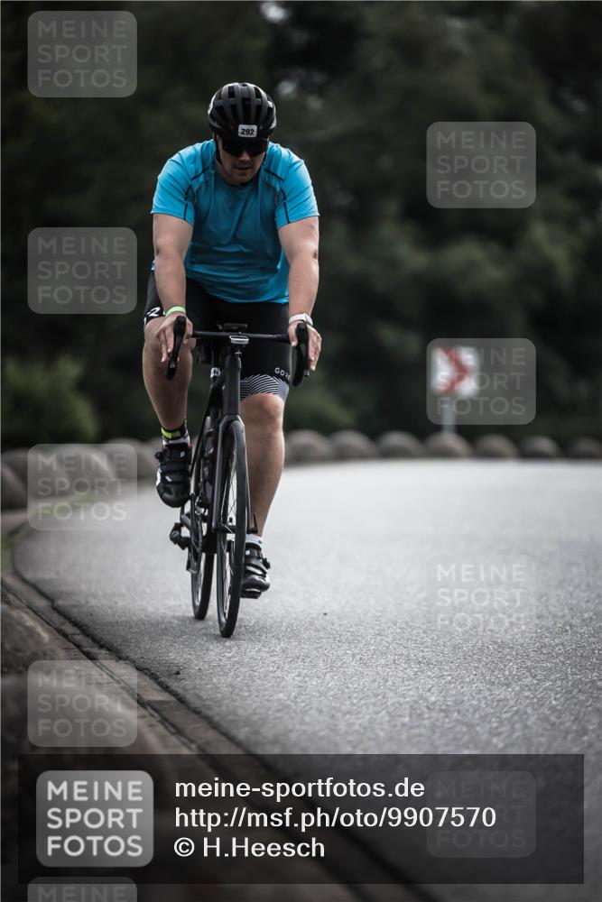 21.06.2026 - 29. Vierlanden-Triathlon H.Heesch http://msf.ph/oto/9907570 21.06.2026 09:22:51 Radfahren 29, 148, 292 meine-sportfotos.de