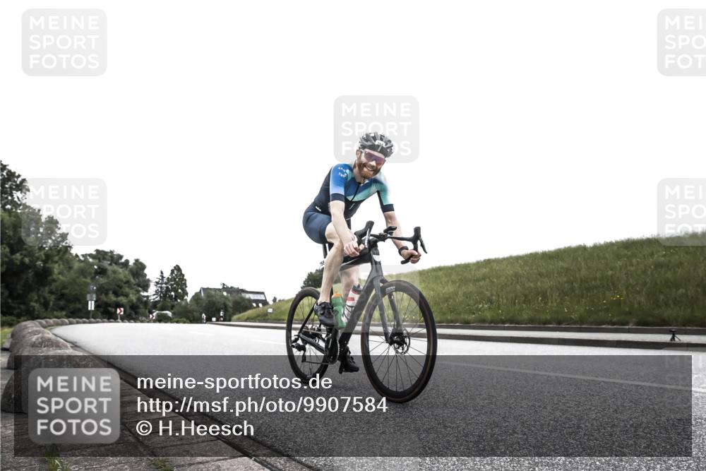 21.06.2026 - 29. Vierlanden-Triathlon H.Heesch http://msf.ph/oto/9907584 21.06.2026 12:02:10 Radfahren 661, 758 meine-sportfotos.de