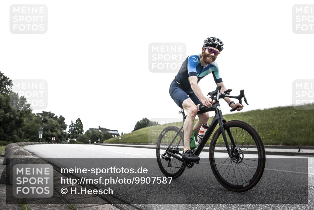 21.06.2026 - 29. Vierlanden-Triathlon H.Heesch http://msf.ph/oto/9907587 21.06.2026 12:02:10 Radfahren 661, 758 meine-sportfotos.de