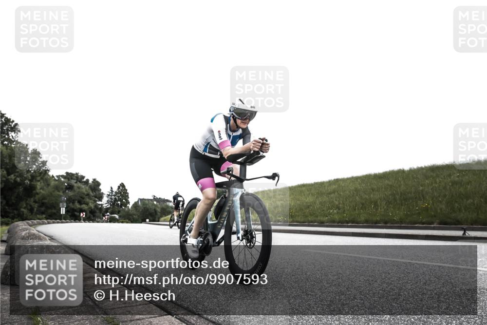 21.06.2026 - 29. Vierlanden-Triathlon H.Heesch http://msf.ph/oto/9907593 21.06.2026 12:02:19 Radfahren 844 meine-sportfotos.de