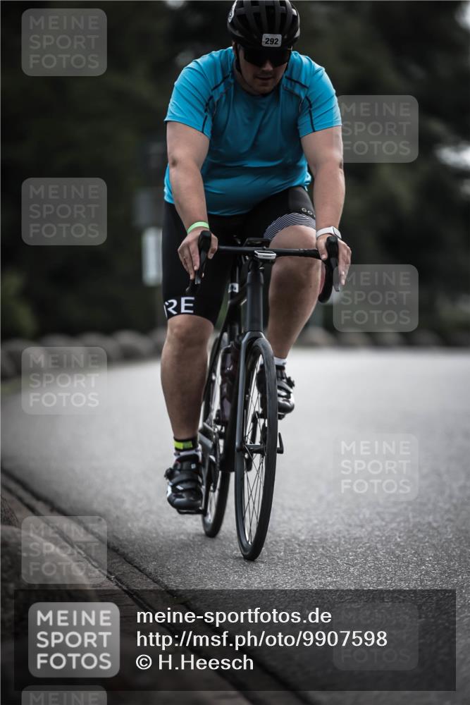21.06.2026 - 29. Vierlanden-Triathlon H.Heesch http://msf.ph/oto/9907598 21.06.2026 09:22:51 Radfahren 29, 148, 292 meine-sportfotos.de