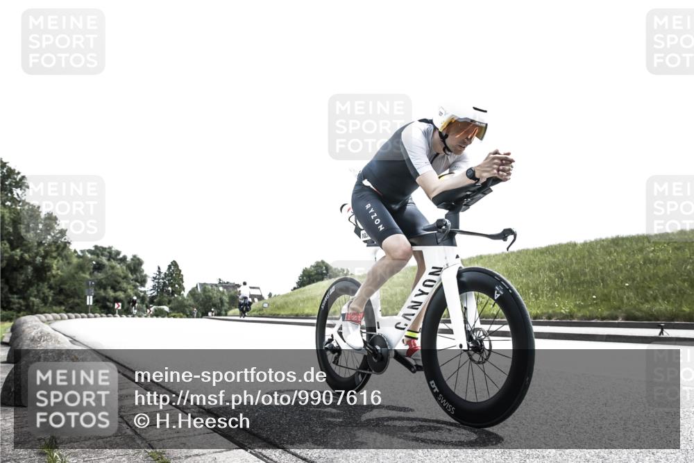 21.06.2026 - 29. Vierlanden-Triathlon H.Heesch http://msf.ph/oto/9907616 21.06.2026 13:05:09 Radfahren 1037, 1061 meine-sportfotos.de
