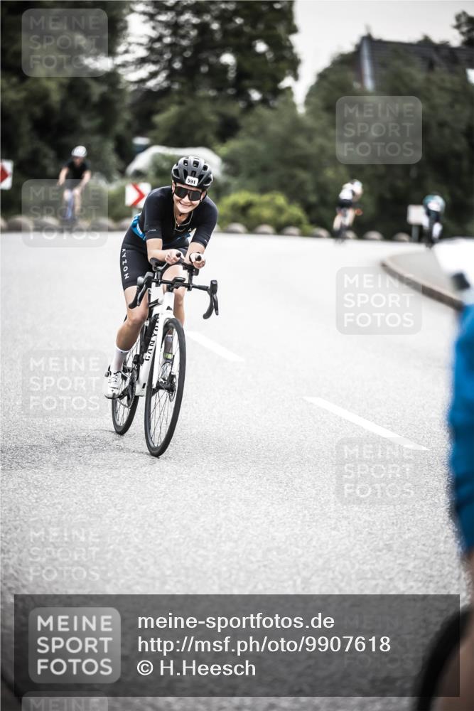 21.06.2026 - 29. Vierlanden-Triathlon H.Heesch http://msf.ph/oto/9907618 21.06.2026 10:26:05 Radfahren 8, 136, 291, 311, 383, 384, 415, 530, 536, 587, 591, 604, 613, 1355 meine-sportfotos.de