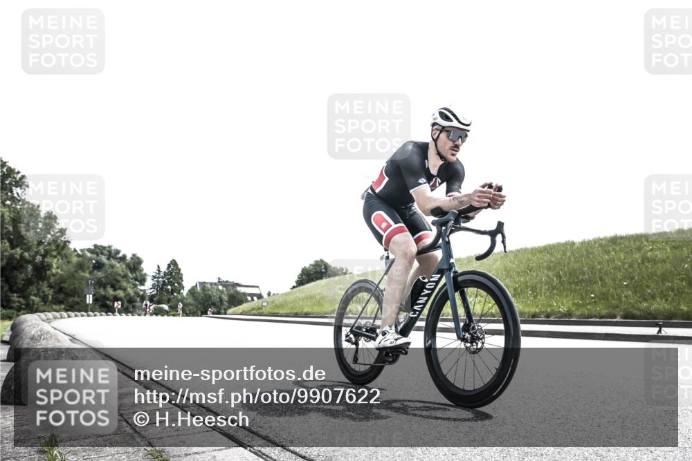 21.06.2026 - 29. Vierlanden-Triathlon H.Heesch http://msf.ph/oto/9907622 21.06.2026 13:05:18 Radfahren 1036, 1071 meine-sportfotos.de