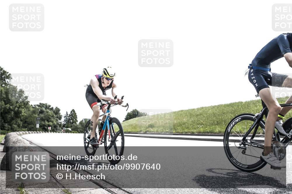 21.06.2026 - 29. Vierlanden-Triathlon H.Heesch http://msf.ph/oto/9907640 21.06.2026 13:05:58 Radfahren 1025, 1058, 1064, 1076, 1086 meine-sportfotos.de
