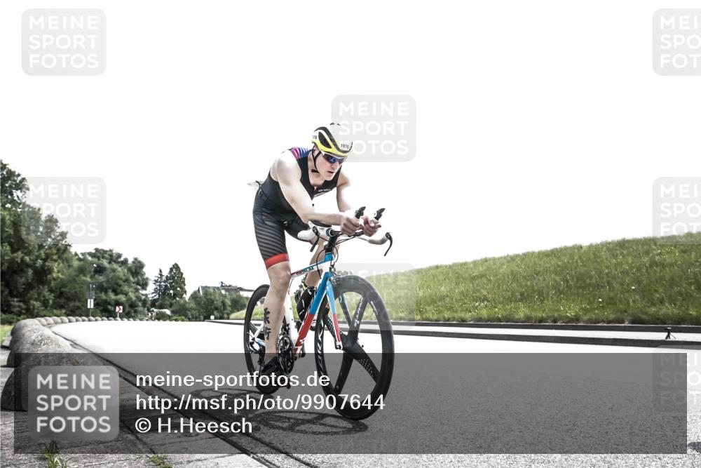 21.06.2026 - 29. Vierlanden-Triathlon H.Heesch http://msf.ph/oto/9907644 21.06.2026 13:05:58 Radfahren 1025, 1058, 1064, 1076, 1086 meine-sportfotos.de