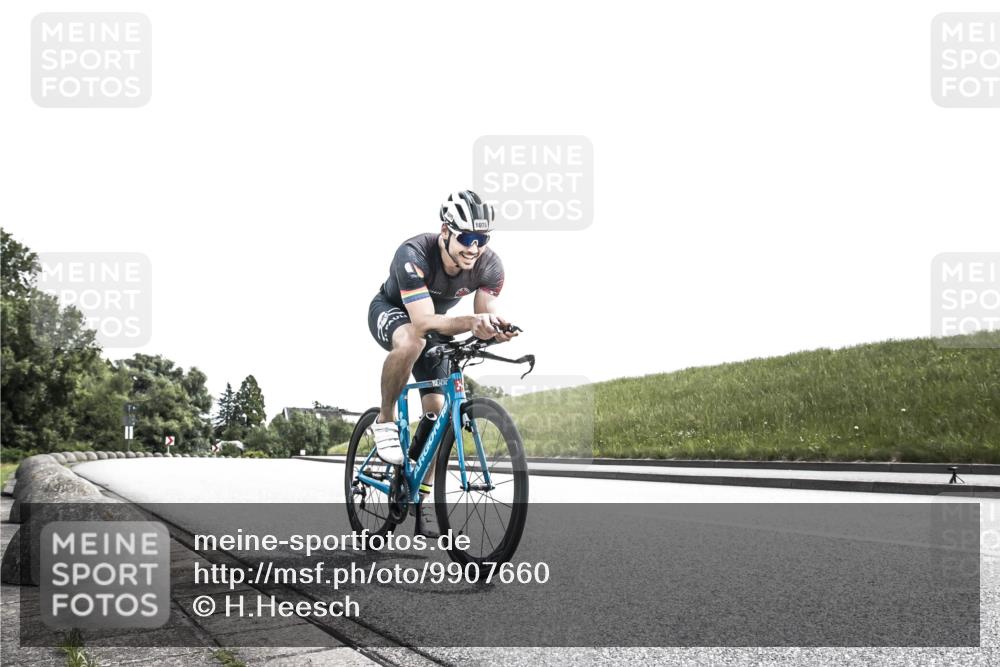 21.06.2026 - 29. Vierlanden-Triathlon H.Heesch http://msf.ph/oto/9907660 21.06.2026 13:06:47 Radfahren 1054, 1075, 1084 meine-sportfotos.de