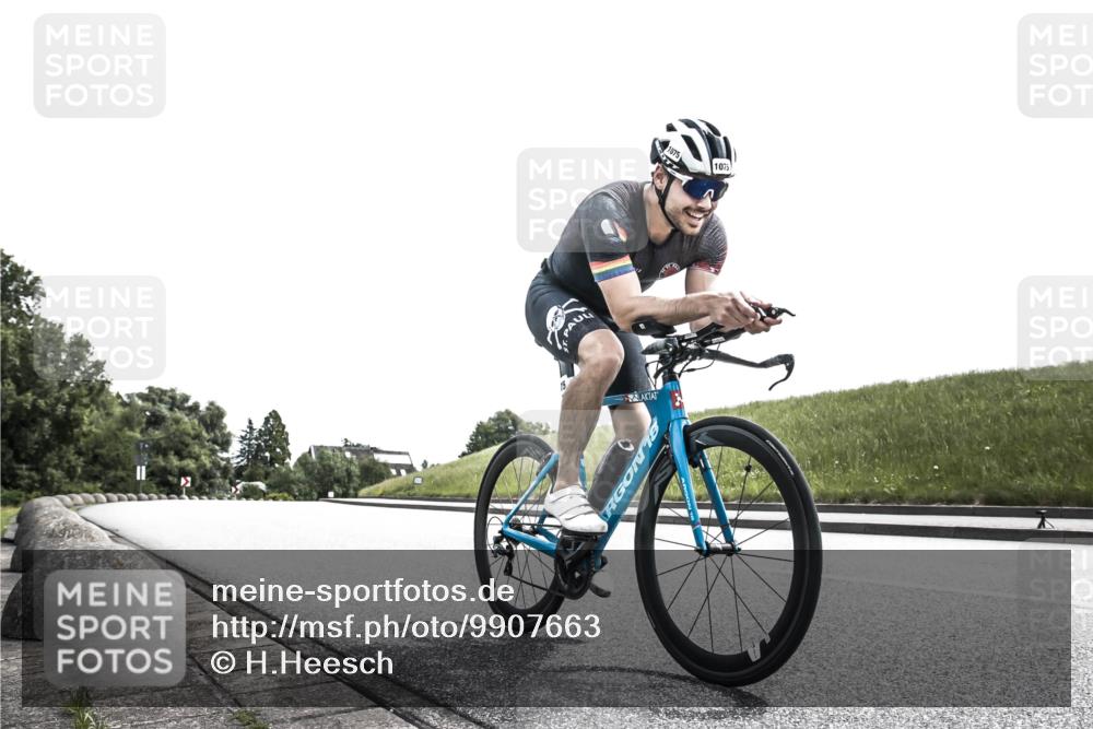 21.06.2026 - 29. Vierlanden-Triathlon H.Heesch http://msf.ph/oto/9907663 21.06.2026 13:06:47 Radfahren 1054, 1075, 1084 meine-sportfotos.de