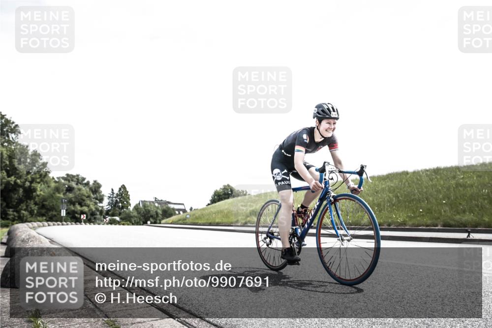 21.06.2026 - 29. Vierlanden-Triathlon H.Heesch http://msf.ph/oto/9907691 21.06.2026 13:14:19 Radfahren 1165 meine-sportfotos.de