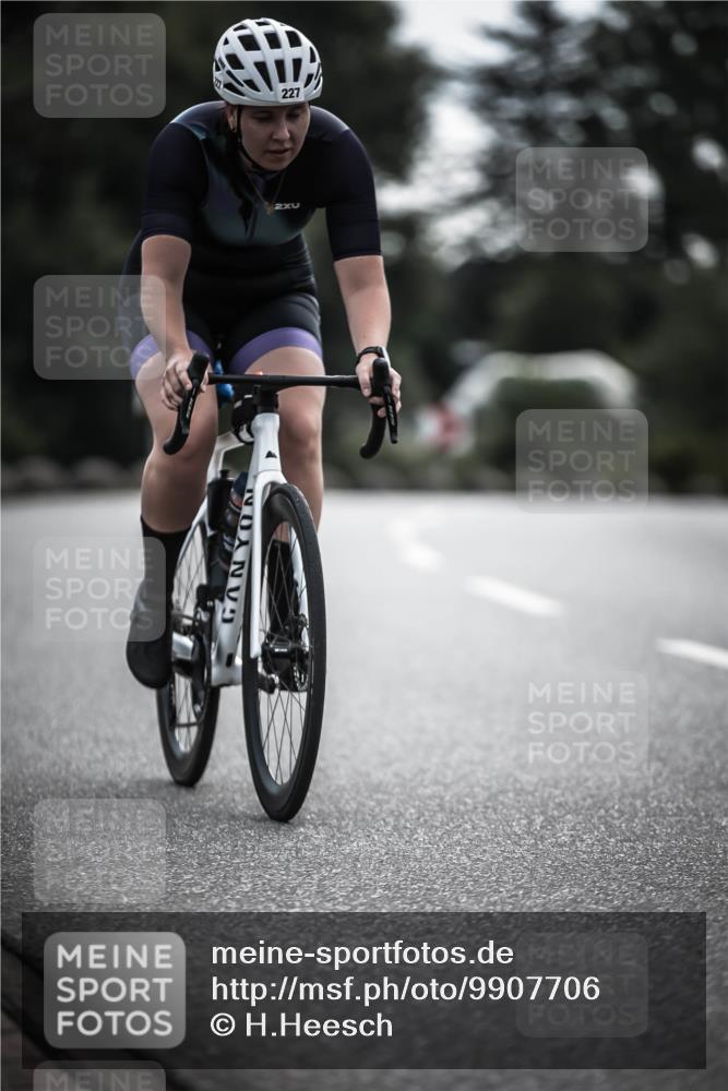 21.06.2026 - 29. Vierlanden-Triathlon H.Heesch http://msf.ph/oto/9907706 21.06.2026 09:23:03 Radfahren 14, 227 meine-sportfotos.de