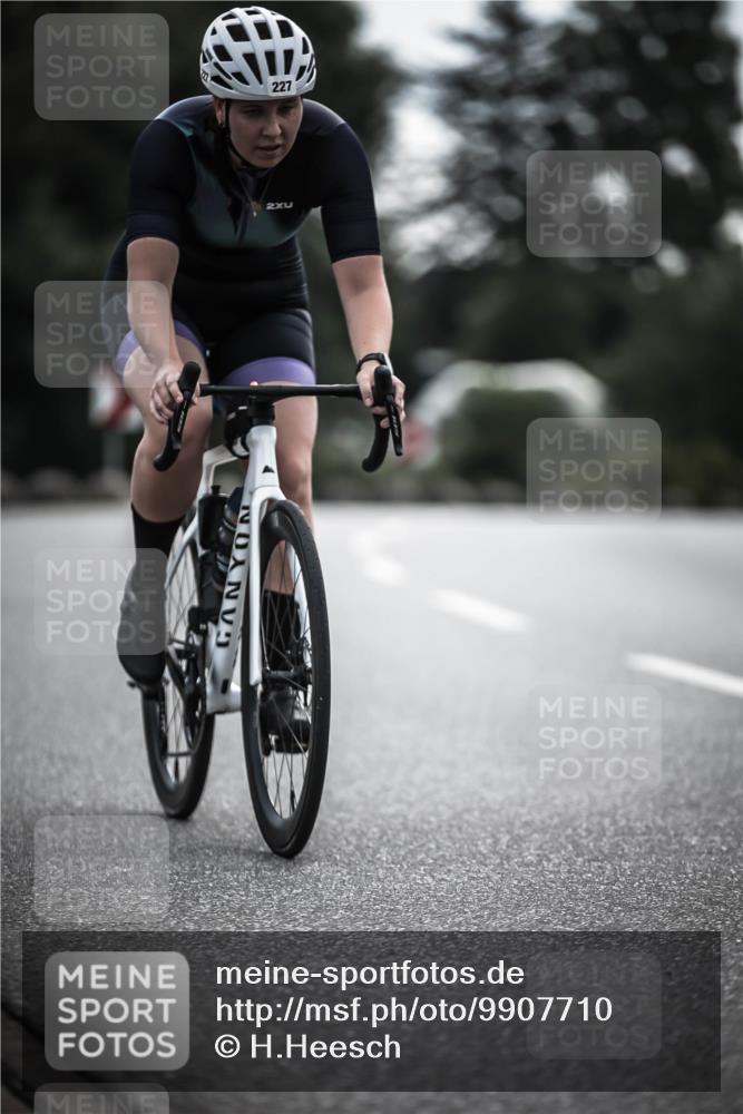 21.06.2026 - 29. Vierlanden-Triathlon H.Heesch http://msf.ph/oto/9907710 21.06.2026 09:23:03 Radfahren 14, 227 meine-sportfotos.de