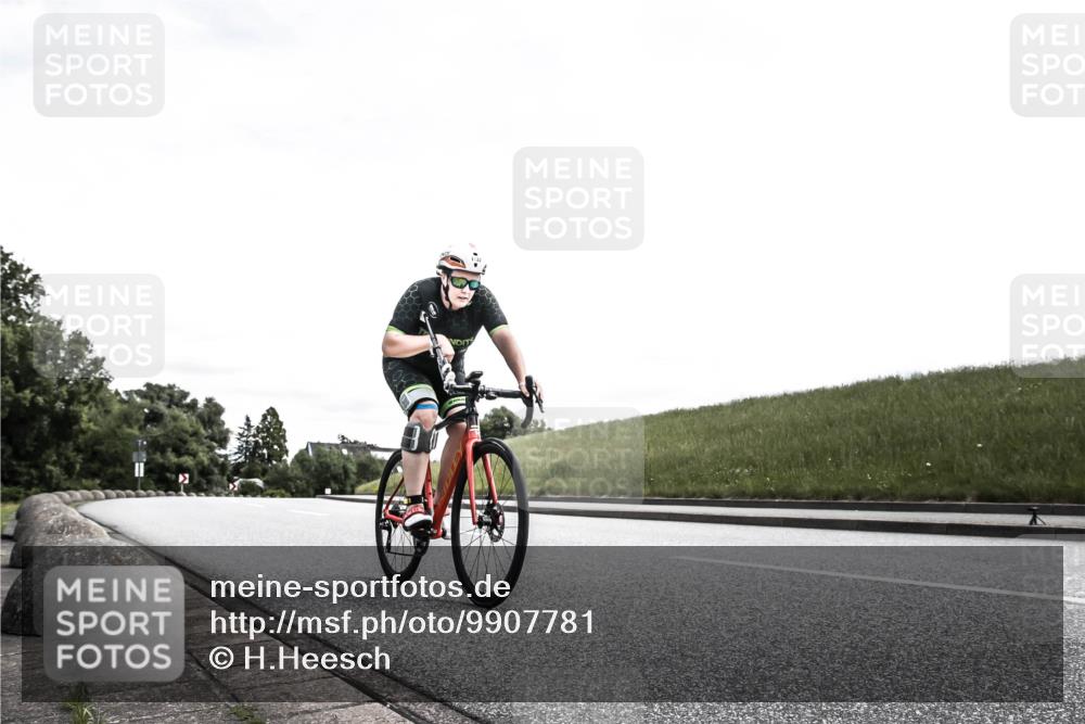 21.06.2026 - 29. Vierlanden-Triathlon H.Heesch http://msf.ph/oto/9907781 21.06.2026 13:18:19 Radfahren 1122, 1136, 1150 meine-sportfotos.de