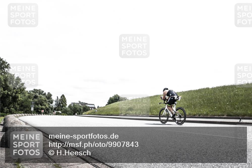 21.06.2026 - 29. Vierlanden-Triathlon H.Heesch http://msf.ph/oto/9907843 21.06.2026 13:28:12 Radfahren 1067, 1081 meine-sportfotos.de