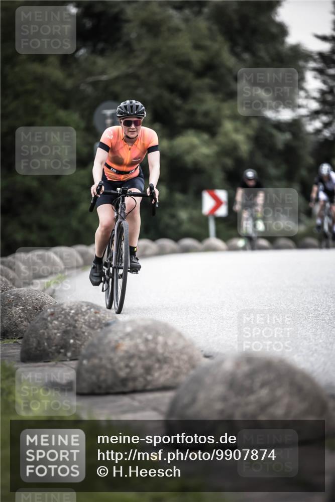 21.06.2026 - 29. Vierlanden-Triathlon H.Heesch http://msf.ph/oto/9907874 21.06.2026 10:26:32 Radfahren 46, 118, 119, 155, 278, 328, 353, 374, 488 meine-sportfotos.de