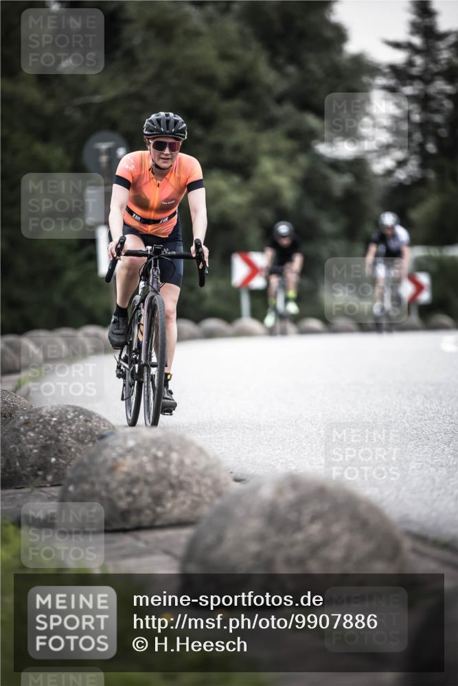 21.06.2026 - 29. Vierlanden-Triathlon H.Heesch http://msf.ph/oto/9907886 21.06.2026 10:26:33 Radfahren 46, 118, 119, 141, 155, 278, 328, 353, 374, 488 meine-sportfotos.de