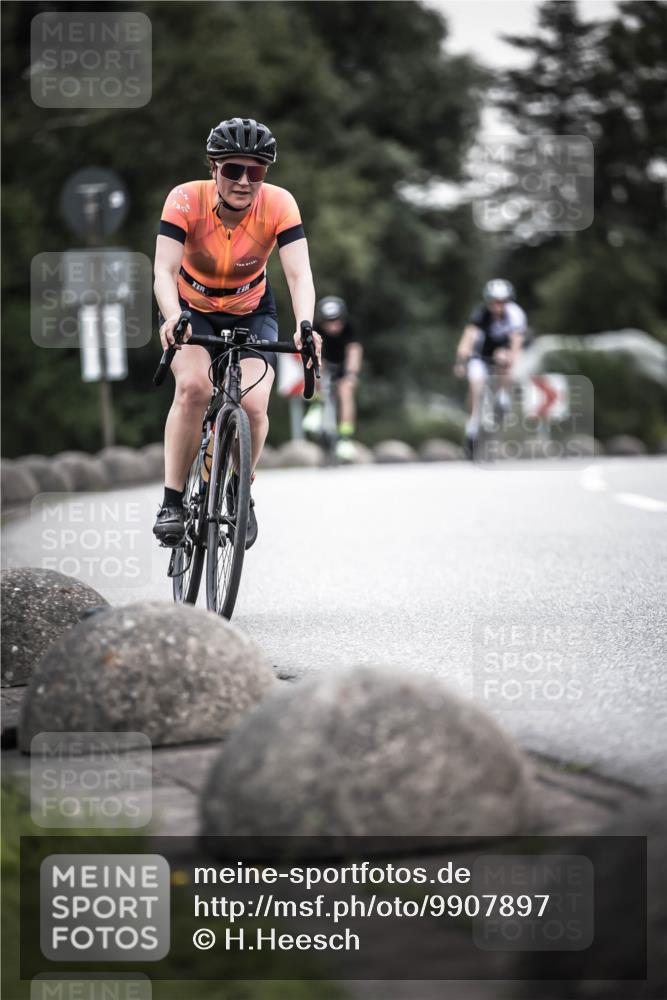 21.06.2026 - 29. Vierlanden-Triathlon H.Heesch http://msf.ph/oto/9907897 21.06.2026 10:26:33 Radfahren 46, 118, 119, 141, 155, 278, 328, 353, 374, 488 meine-sportfotos.de