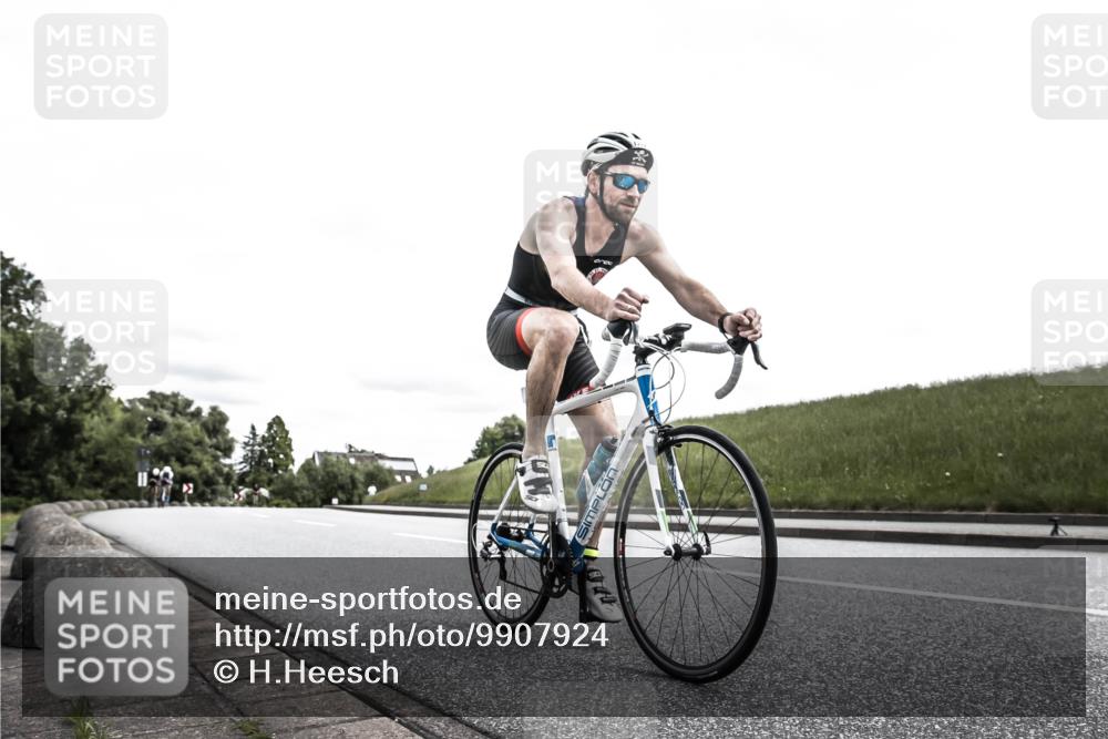 21.06.2026 - 29. Vierlanden-Triathlon H.Heesch http://msf.ph/oto/9907924 21.06.2026 13:32:09 Radfahren 1198, 1201, 1217 meine-sportfotos.de