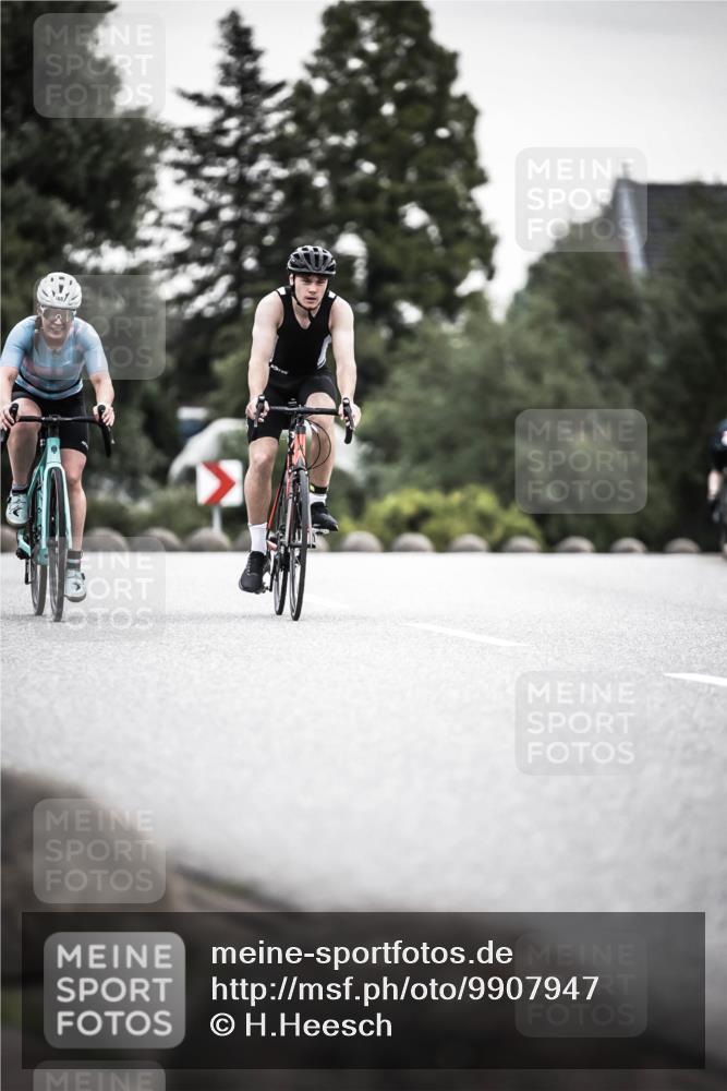 21.06.2026 - 29. Vierlanden-Triathlon H.Heesch http://msf.ph/oto/9907947 21.06.2026 10:26:41 Radfahren 58, 118, 119, 141, 177, 219, 278, 328, 374, 386, 485 meine-sportfotos.de