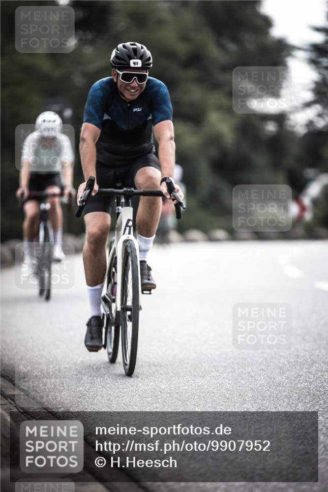 21.06.2026 - 29. Vierlanden-Triathlon H.Heesch http://msf.ph/oto/9907952 21.06.2026 09:23:42 Radfahren 91, 131, 166, 220, 252, 264, 266 meine-sportfotos.de