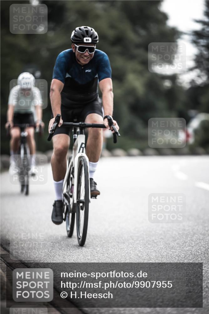 21.06.2026 - 29. Vierlanden-Triathlon H.Heesch http://msf.ph/oto/9907955 21.06.2026 09:23:42 Radfahren 91, 131, 166, 220, 252, 264, 266 meine-sportfotos.de