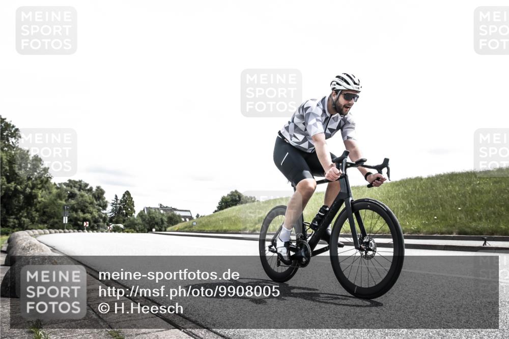 21.06.2026 - 29. Vierlanden-Triathlon H.Heesch http://msf.ph/oto/9908005 21.06.2026 13:34:06 Radfahren 1168, 1174, 1199 meine-sportfotos.de