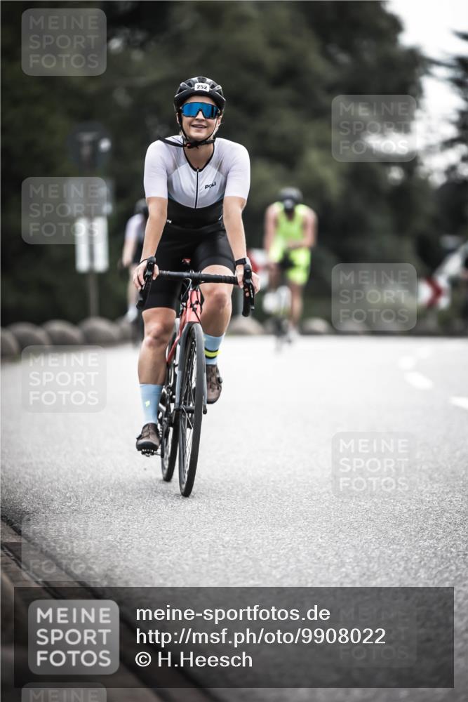 21.06.2026 - 29. Vierlanden-Triathlon H.Heesch http://msf.ph/oto/9908022 21.06.2026 09:23:46 Radfahren 131, 155, 166, 252, 264, 266, 301 meine-sportfotos.de