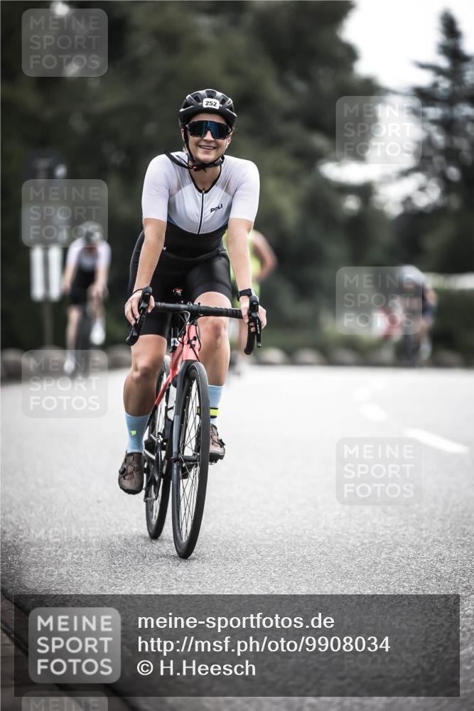 21.06.2026 - 29. Vierlanden-Triathlon H.Heesch http://msf.ph/oto/9908034 21.06.2026 09:23:46 Radfahren 131, 155, 166, 252, 264, 266, 301 meine-sportfotos.de