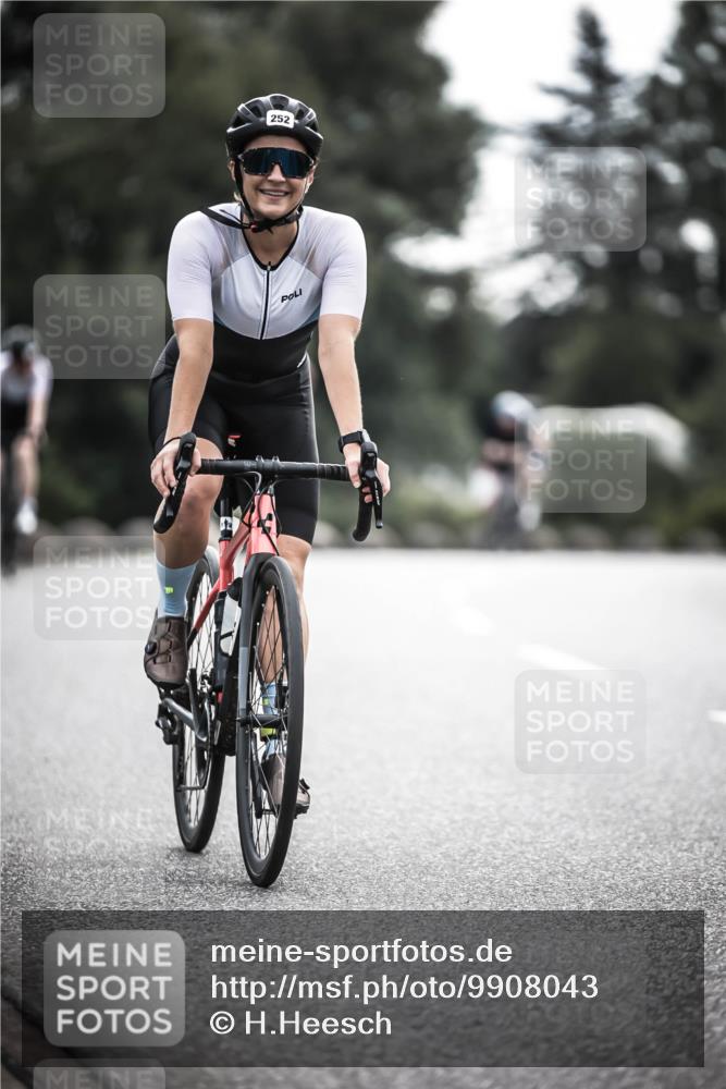 21.06.2026 - 29. Vierlanden-Triathlon H.Heesch http://msf.ph/oto/9908043 21.06.2026 09:23:46 Radfahren 131, 155, 166, 252, 264, 266, 301 meine-sportfotos.de