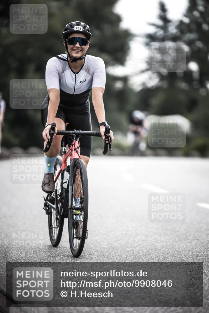 21.06.2026 - 29. Vierlanden-Triathlon H.Heesch http://msf.ph/oto/9908046 21.06.2026 09:23:46 Radfahren 131, 155, 166, 252, 264, 266, 301 meine-sportfotos.de
