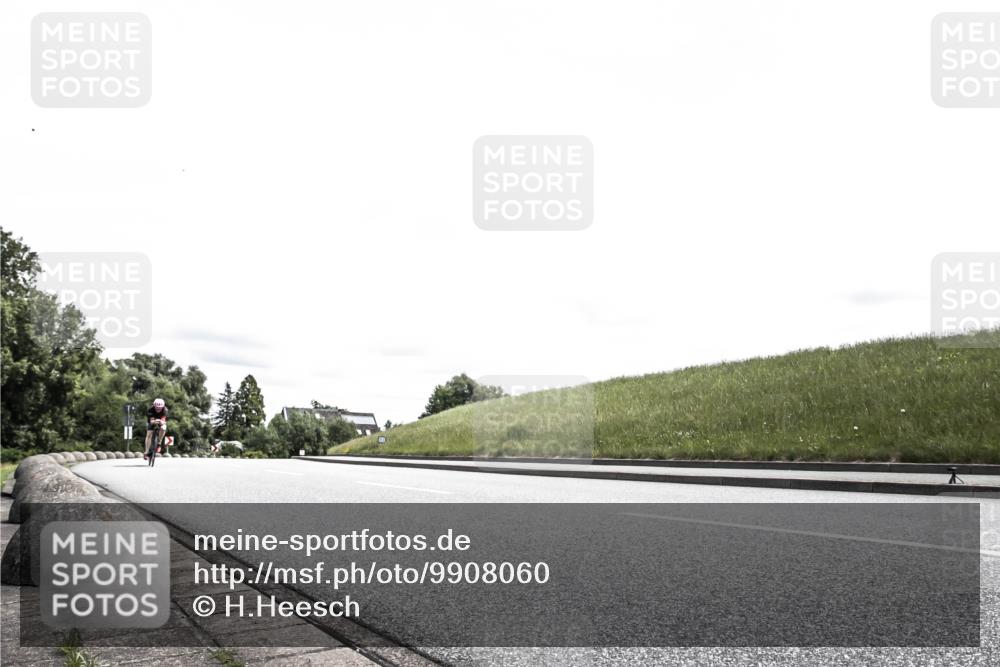 21.06.2026 - 29. Vierlanden-Triathlon H.Heesch http://msf.ph/oto/9908060 21.06.2026 13:34:27 Radfahren 1038, 1057, 1073, 1095, 1098 meine-sportfotos.de