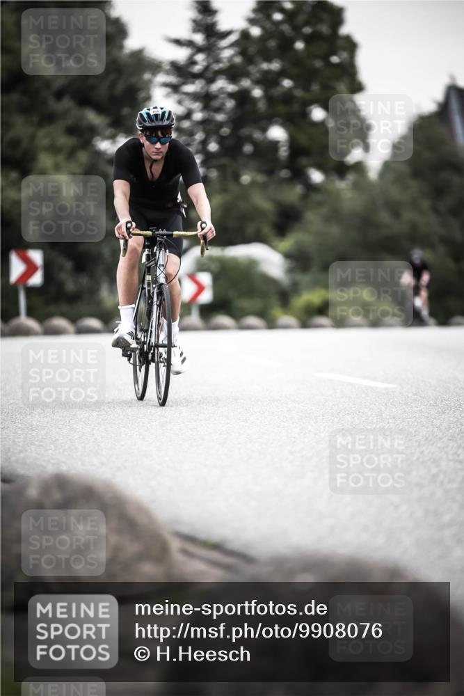 21.06.2026 - 29. Vierlanden-Triathlon H.Heesch http://msf.ph/oto/9908076 21.06.2026 10:26:57 Radfahren 45, 64, 112, 128, 164, 388, 624 meine-sportfotos.de