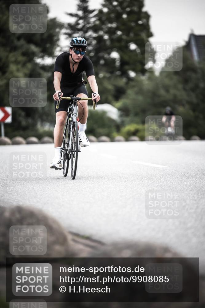 21.06.2026 - 29. Vierlanden-Triathlon H.Heesch http://msf.ph/oto/9908085 21.06.2026 10:26:57 Radfahren 45, 64, 112, 128, 164, 388, 624 meine-sportfotos.de