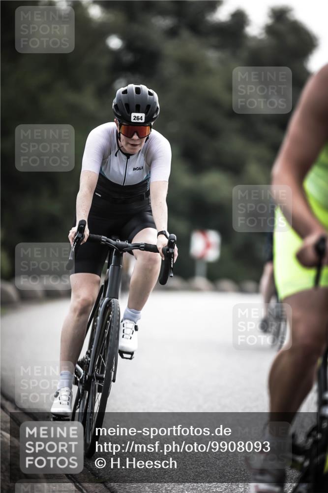21.06.2026 - 29. Vierlanden-Triathlon H.Heesch http://msf.ph/oto/9908093 21.06.2026 09:23:50 Radfahren 155, 166, 175, 252, 264, 301 meine-sportfotos.de