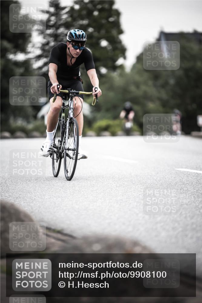 21.06.2026 - 29. Vierlanden-Triathlon H.Heesch http://msf.ph/oto/9908100 21.06.2026 10:26:57 Radfahren 45, 64, 112, 128, 164, 388, 624 meine-sportfotos.de