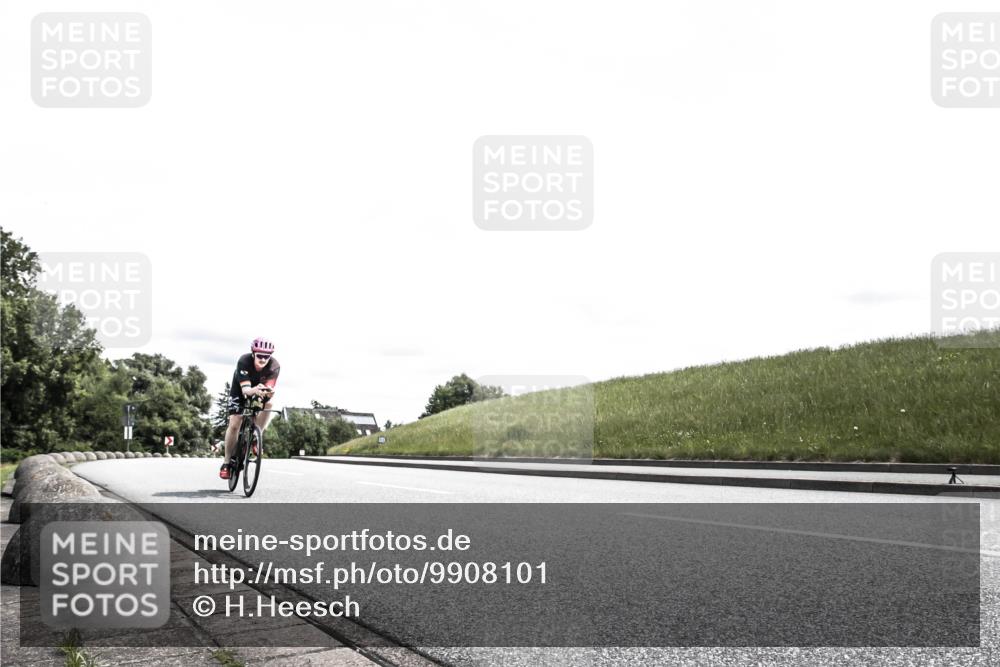 21.06.2026 - 29. Vierlanden-Triathlon H.Heesch http://msf.ph/oto/9908101 21.06.2026 13:34:28 Radfahren 1038, 1057, 1073, 1095, 1098 meine-sportfotos.de