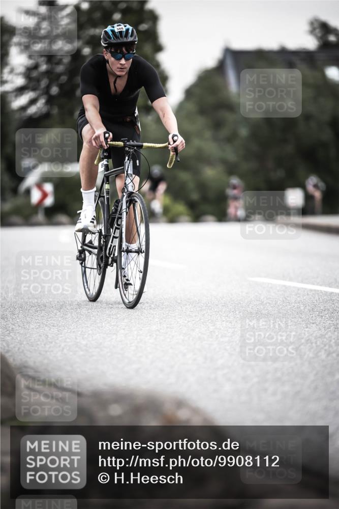 21.06.2026 - 29. Vierlanden-Triathlon H.Heesch http://msf.ph/oto/9908112 21.06.2026 10:26:57 Radfahren 45, 64, 112, 128, 164, 388, 624 meine-sportfotos.de