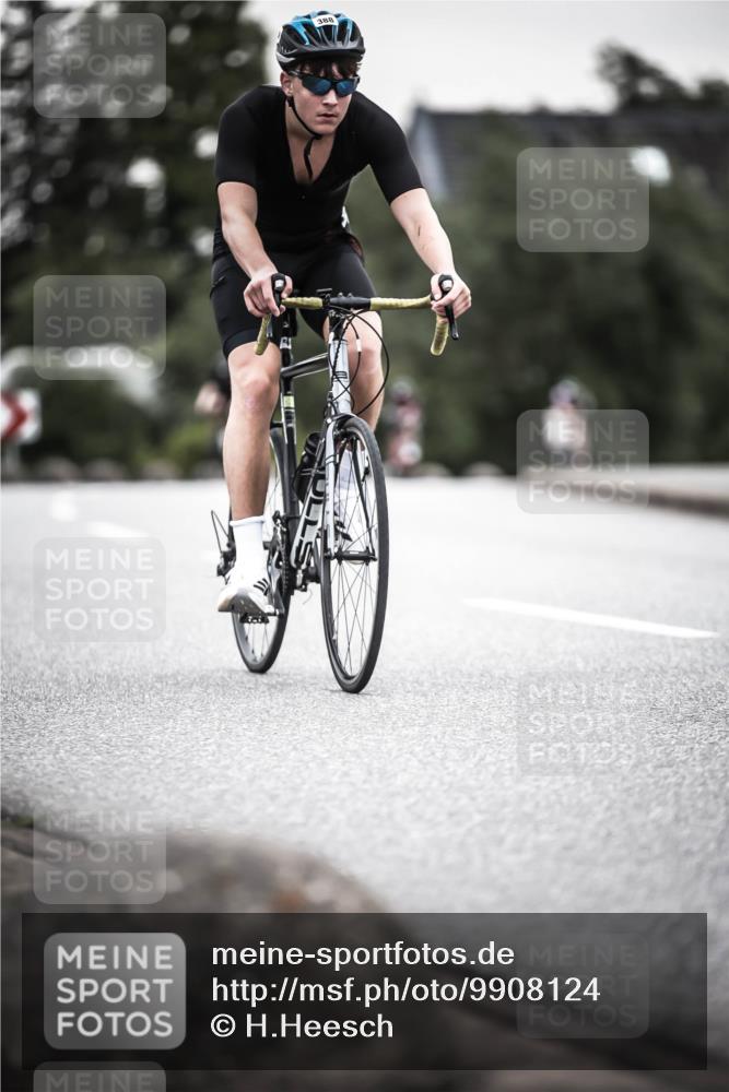 21.06.2026 - 29. Vierlanden-Triathlon H.Heesch http://msf.ph/oto/9908124 21.06.2026 10:26:58 Radfahren 45, 64, 112, 128, 164, 388, 624 meine-sportfotos.de