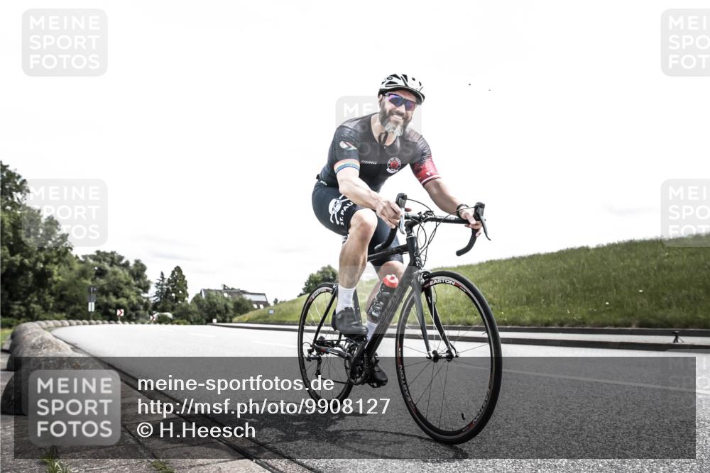21.06.2026 - 29. Vierlanden-Triathlon H.Heesch http://msf.ph/oto/9908127 21.06.2026 13:35:11 Radfahren 1210 meine-sportfotos.de