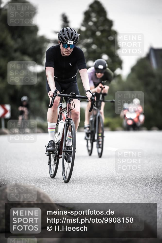 21.06.2026 - 29. Vierlanden-Triathlon H.Heesch http://msf.ph/oto/9908158 21.06.2026 10:27:04 Radfahren 43, 45, 64, 108, 128, 517, 600, 624 meine-sportfotos.de