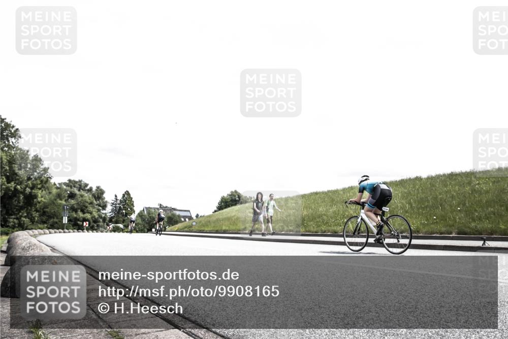 21.06.2026 - 29. Vierlanden-Triathlon H.Heesch http://msf.ph/oto/9908165 21.06.2026 13:42:43 Radfahren 1114, 1120, 1129 meine-sportfotos.de